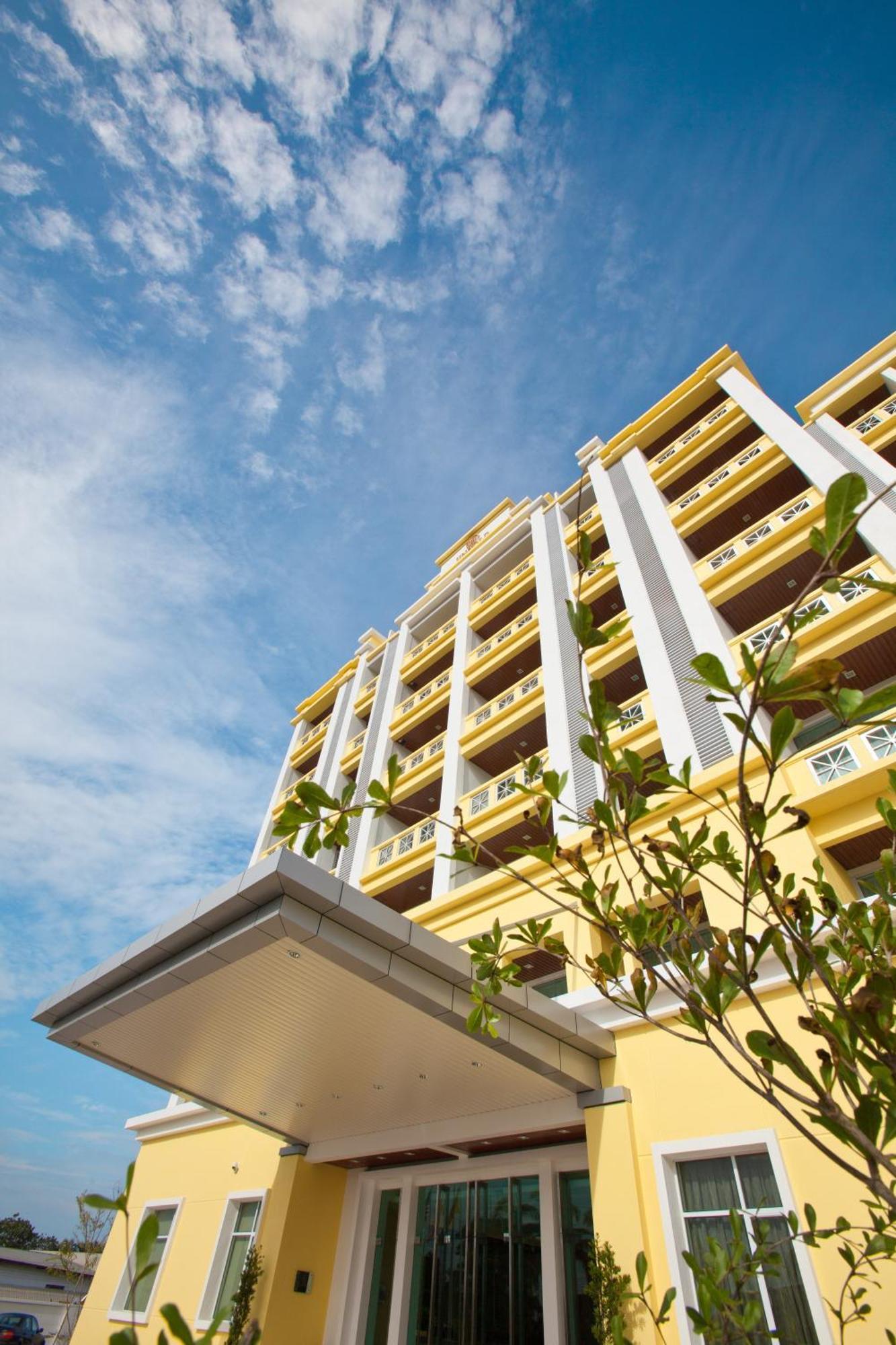 Jinhold Apartment Hotel Bintulu Zewnętrze zdjęcie